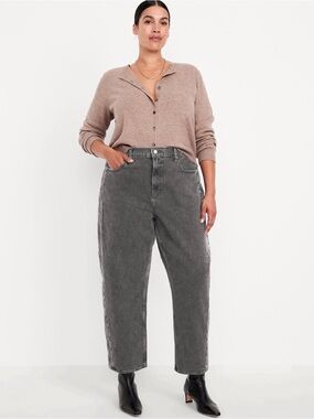 Old Navy Plus Size Women's Barrel Leg Jeans in Washed Charcoal Gray